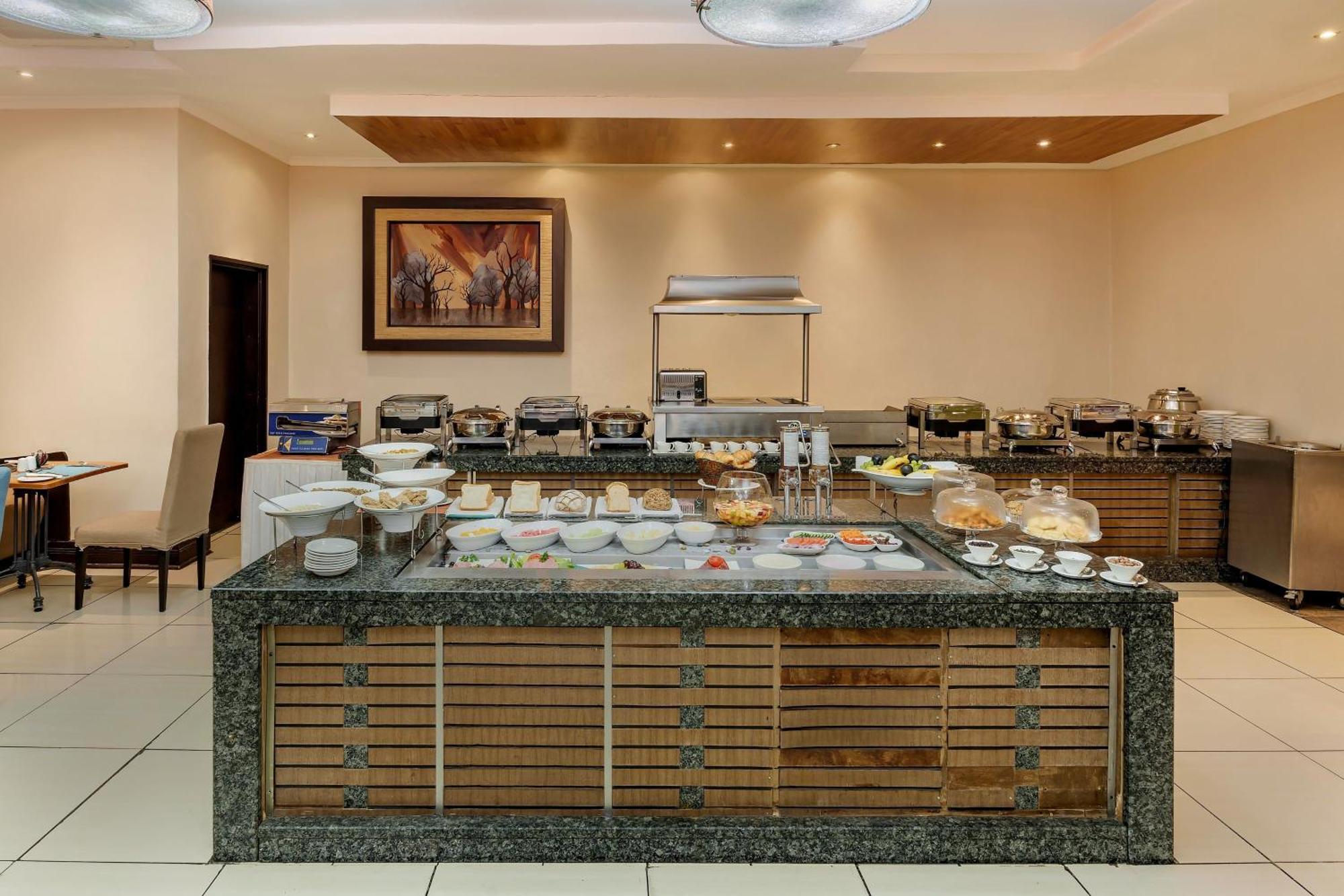 Protea Hotel By Marriott Lusaka Exterior foto